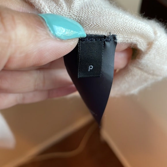 Donna Karan luxurious cashmere poncho cape top - Picture 4 of 6